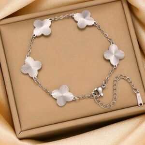 Elegant Silver Clover Bracelet